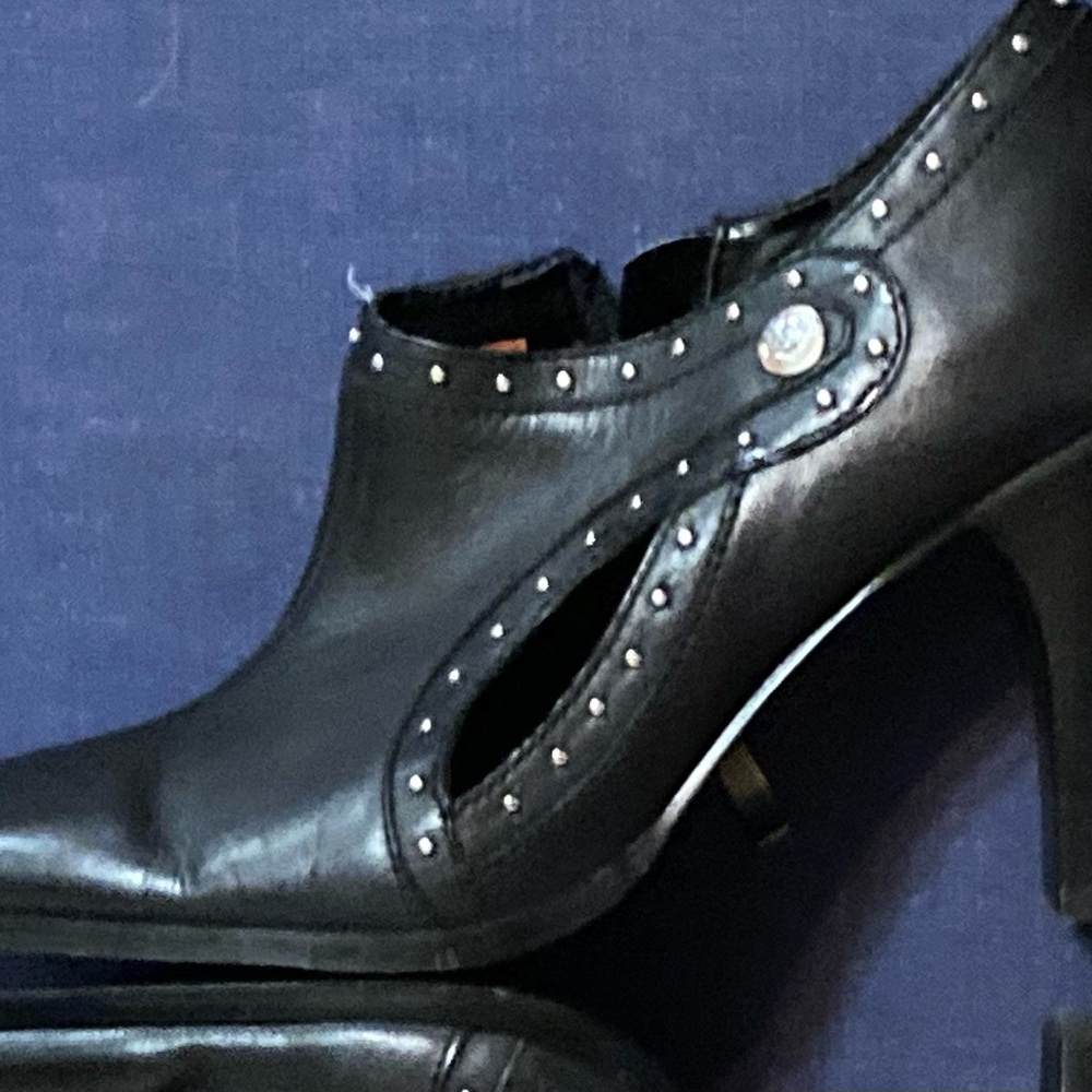 Harley-Davidson Black Cutout Studded Dress Heels size 7